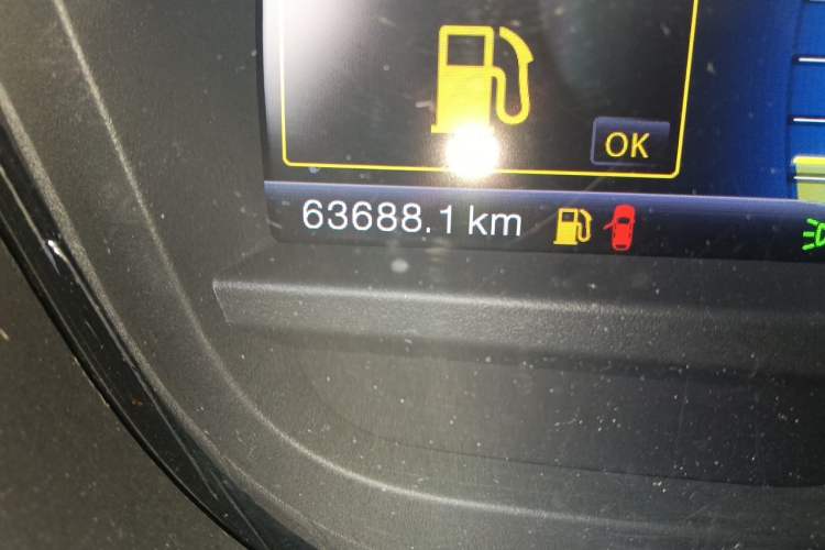 Used Ford Explorer 2013 3.5L Deluxe Model Odometer Close Up