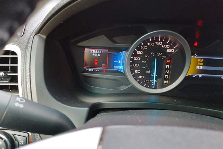 Used Ford Explorer 2013 3.5L Deluxe Model Odometer Close Up