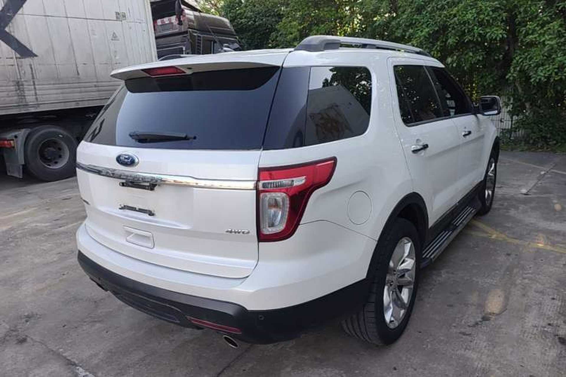 Used Ford Explorer 2013 3.5L Deluxe Model Rear Right 45 Deg