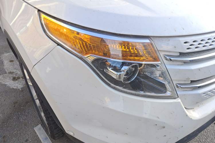 Used Ford Explorer 2013 3.5L Deluxe Model Right Front Headlight