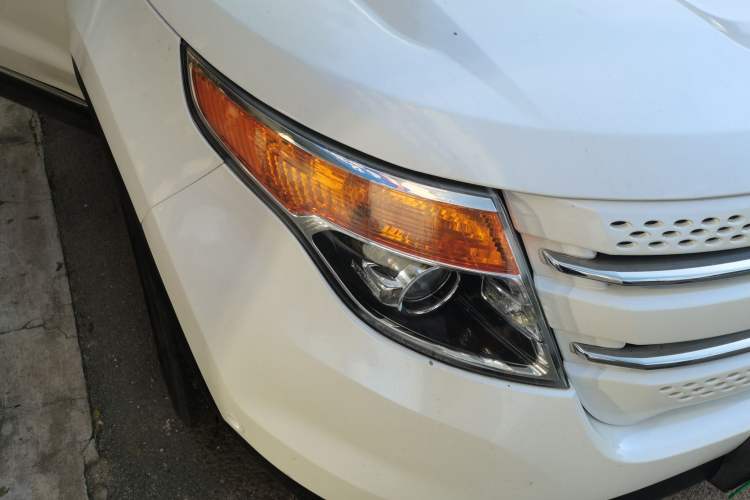 Used Ford Explorer 2013 3.5L Deluxe Model Right Front Headlight