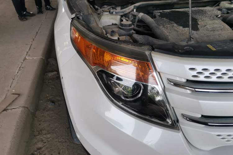 Used Ford Explorer 2013 3.5L Deluxe Model Right Front Headlight