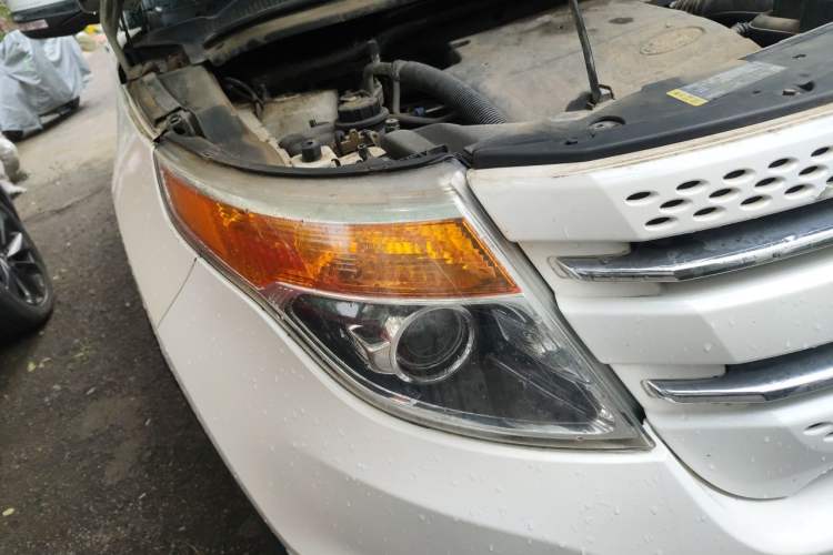 Used Ford Explorer 2013 3.5L Deluxe Model Right Front Headlight