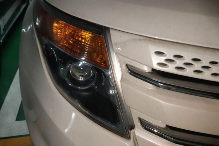 Used Ford Explorer 2013 3.5L Deluxe Model Right Front Headlight