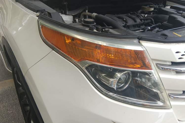 Used Ford Explorer 2013 3.5L Deluxe Model Right Front Headlight