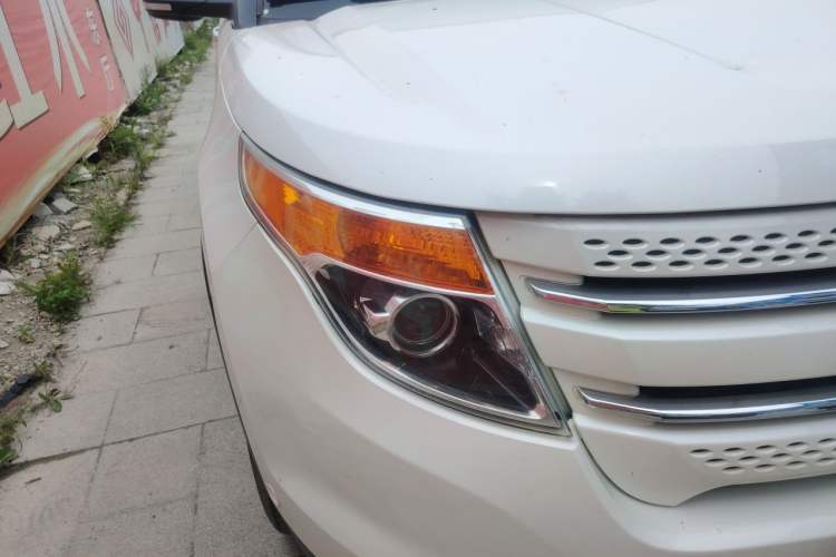 Used Ford Explorer 2013 3.5L Deluxe Model Right Front Headlight