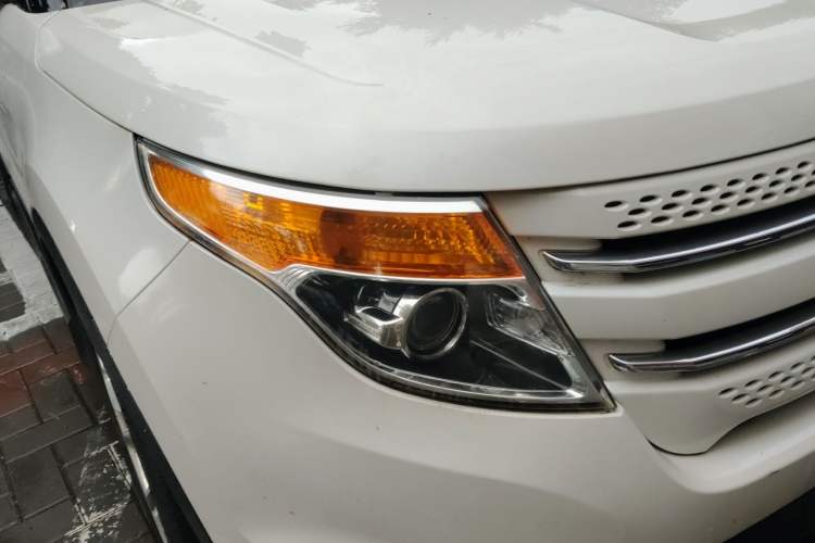 Used Ford Explorer 2013 3.5L Deluxe Model Right Front Headlight