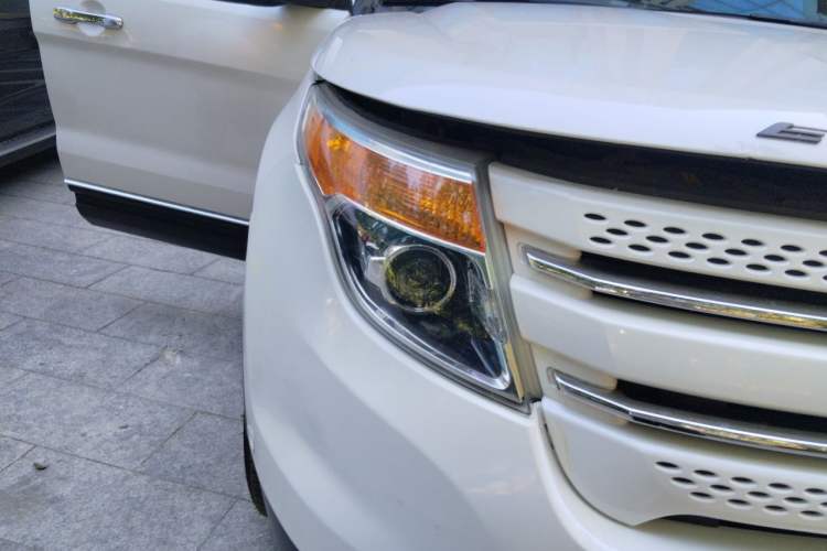 Used Ford Explorer 2013 3.5L Deluxe Model Right Front Headlight