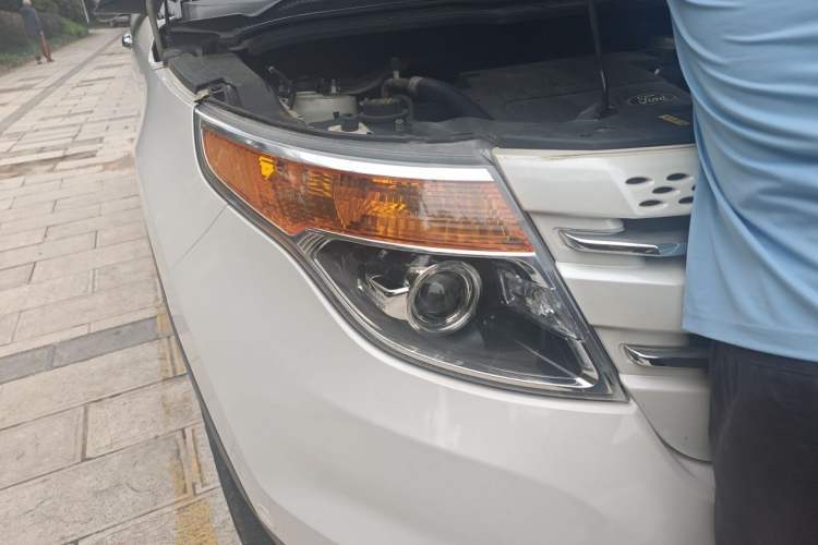 Used Ford Explorer 2013 3.5L Deluxe Model Right Front Headlight
