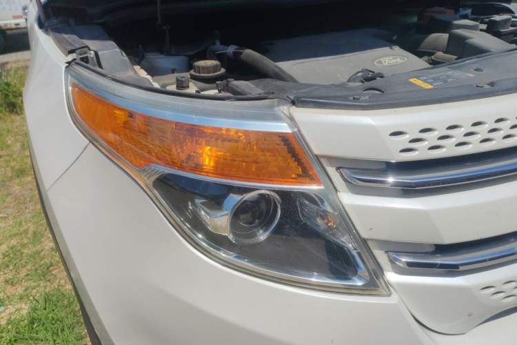 Used Ford Explorer 2013 3.5L Deluxe Model Right Front Headlight