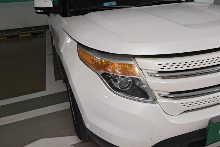 Used Ford Explorer 2013 3.5L Deluxe Model Right Front Headlight