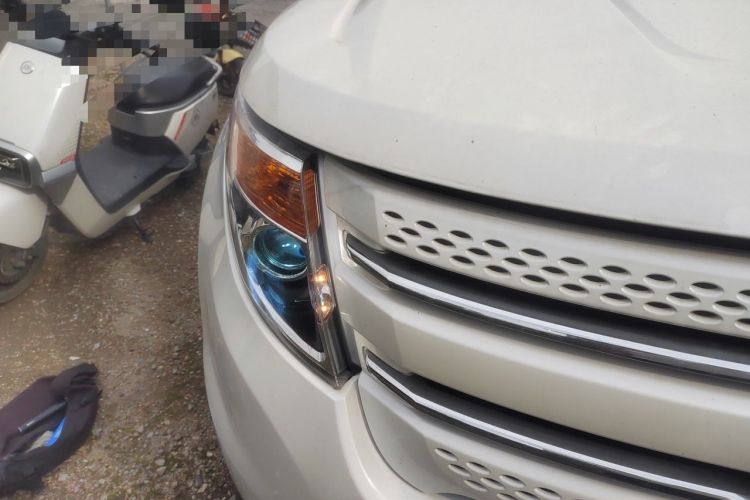 Used Ford Explorer 2013 3.5L Deluxe Model Right Front Headlight