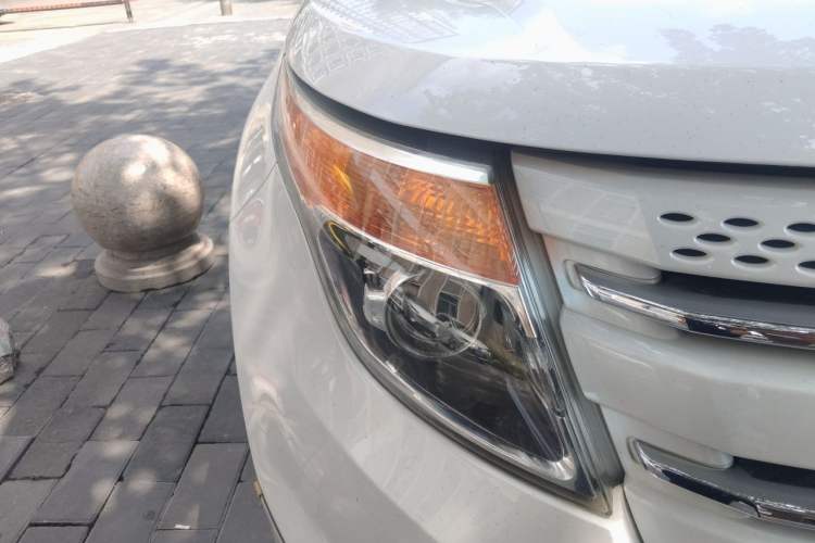 Used Ford Explorer 2013 3.5L Deluxe Model Right Front Headlight