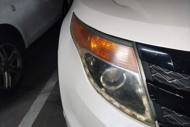 Used Ford Explorer 2013 3.5L Deluxe Model Right Front Headlight