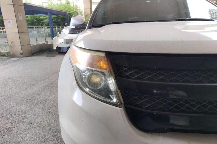 Used Ford Explorer 2013 3.5L Deluxe Model Right Front Headlight
