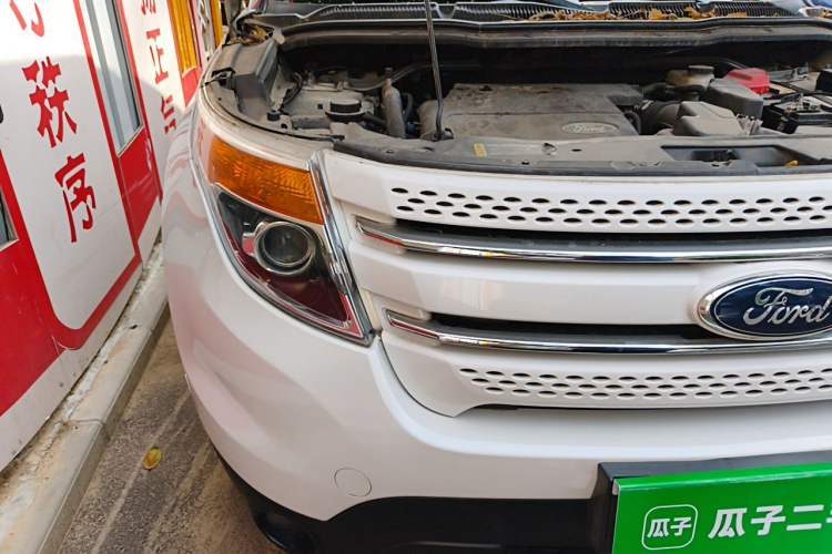 Used Ford Explorer 2013 3.5L Deluxe Model Right Front Headlight