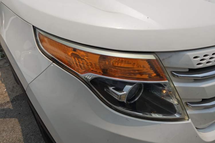 Used Ford Explorer 2013 3.5L Deluxe Model Right Front Headlight