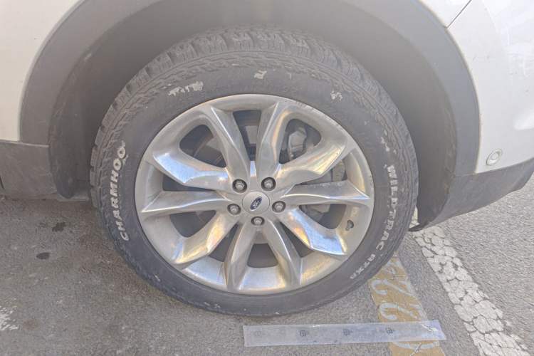 Used Ford Explorer 2013 3.5L Deluxe Model Right Front Wheel Hub