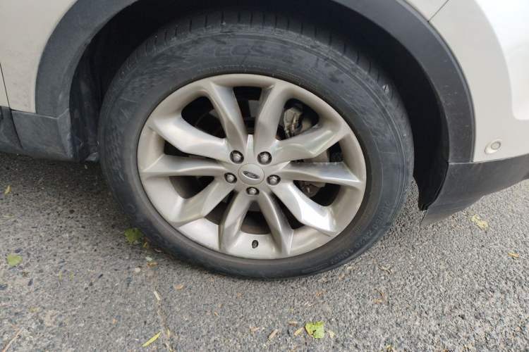 Used Ford Explorer 2013 3.5L Deluxe Model Right Front Wheel Hub