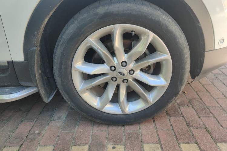 Used Ford Explorer 2013 3.5L Deluxe Model Right Front Wheel Hub