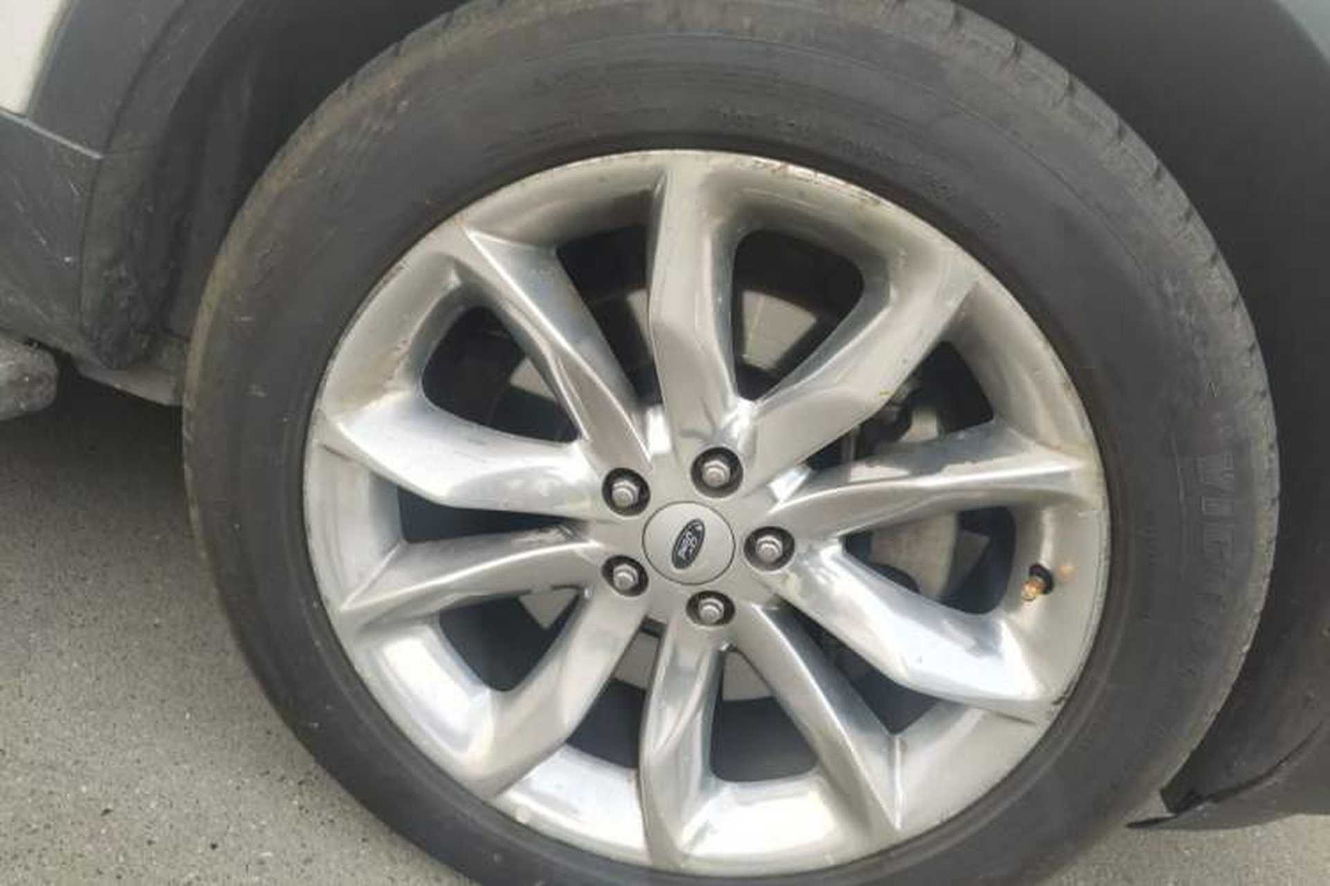 Used Ford Explorer 2013 3.5L Deluxe Model Right Front Wheel Hub