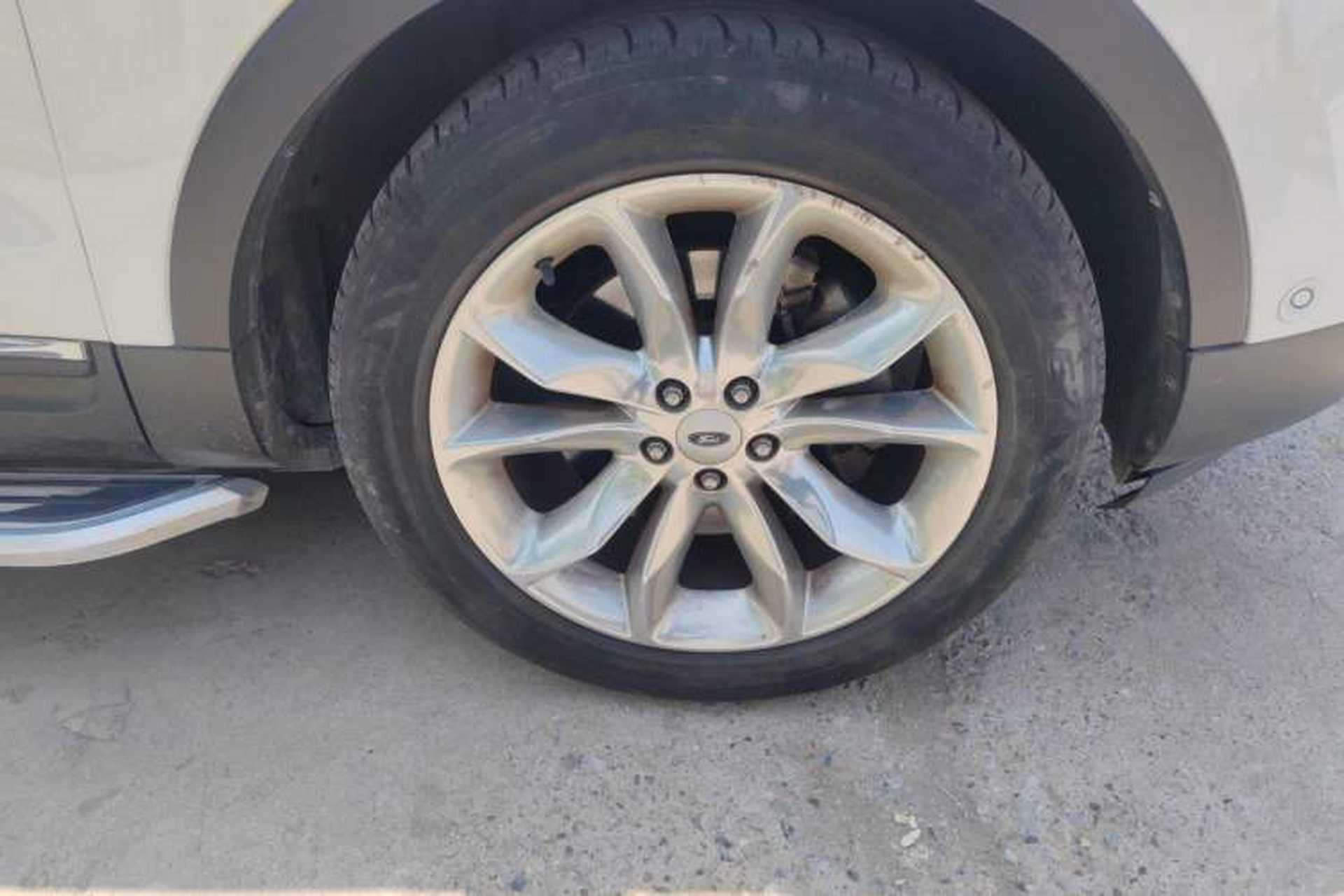 Used Ford Explorer 2013 3.5L Deluxe Model Right Front Wheel Hub