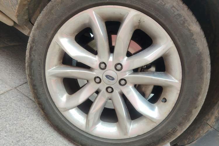 Used Ford Explorer 2013 3.5L Deluxe Model Right Front Wheel Hub