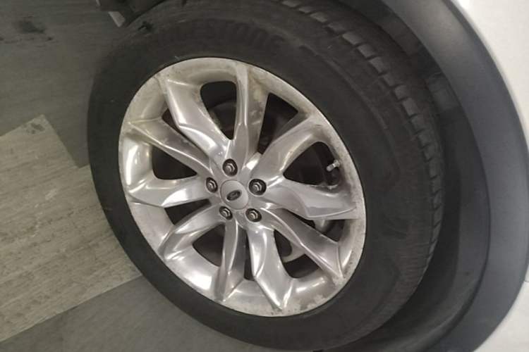 Used Ford Explorer 2013 3.5L Deluxe Model Right Front Wheel Hub