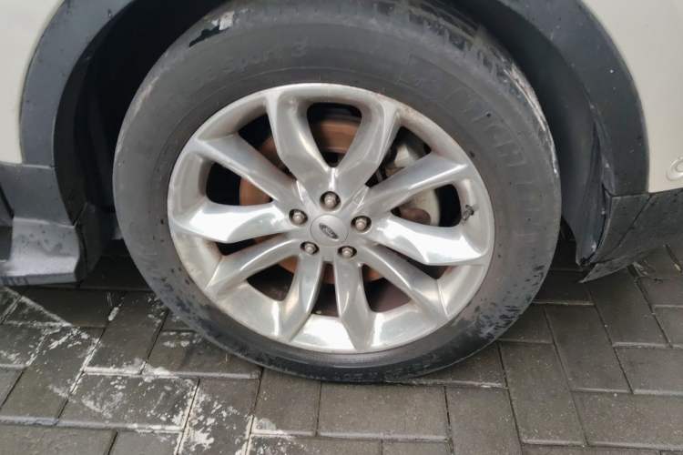 Used Ford Explorer 2013 3.5L Deluxe Model Right Front Wheel Hub