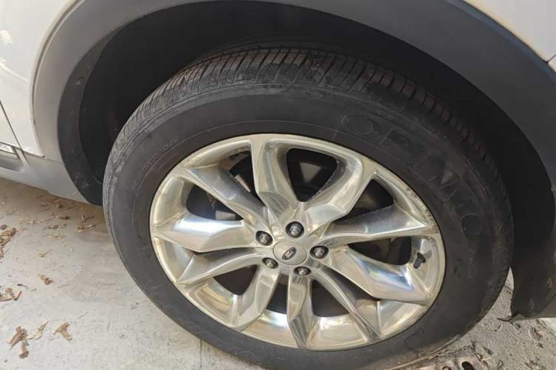 Used Ford Explorer 2013 3.5L Deluxe Model Right Front Wheel Hub