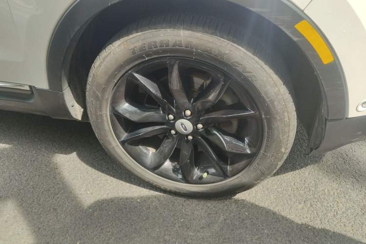 Used Ford Explorer 2013 3.5L Deluxe Model Right Front Wheel Hub