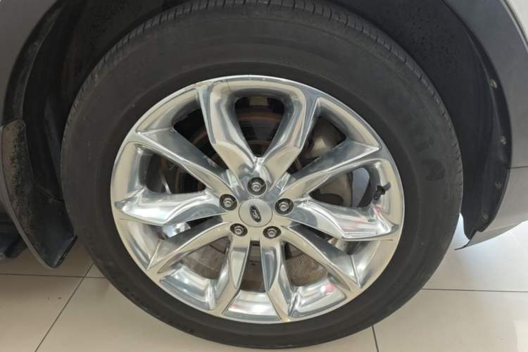 Used Ford Explorer 2013 3.5L Deluxe Model Right Front Wheel Hub