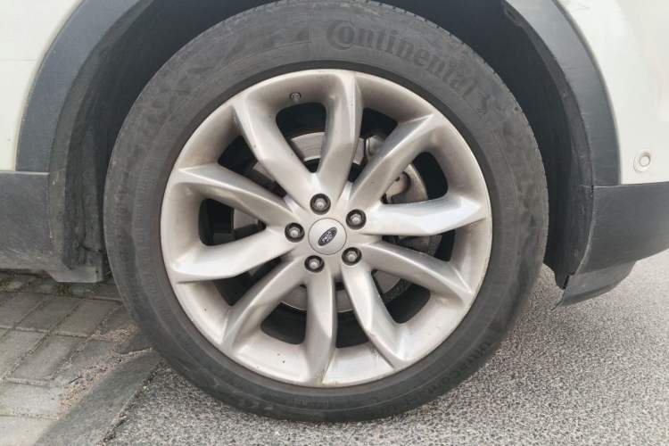 Used Ford Explorer 2013 3.5L Deluxe Model Right Front Wheel Hub