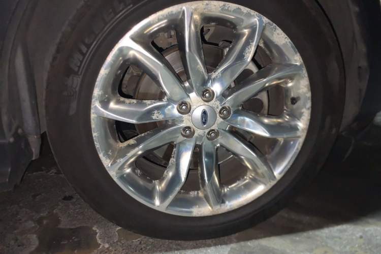 Used Ford Explorer 2013 3.5L Deluxe Model Right Front Wheel Hub