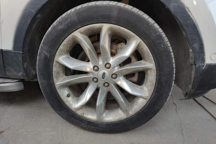 Used Ford Explorer 2013 3.5L Deluxe Model Right Front Wheel Hub