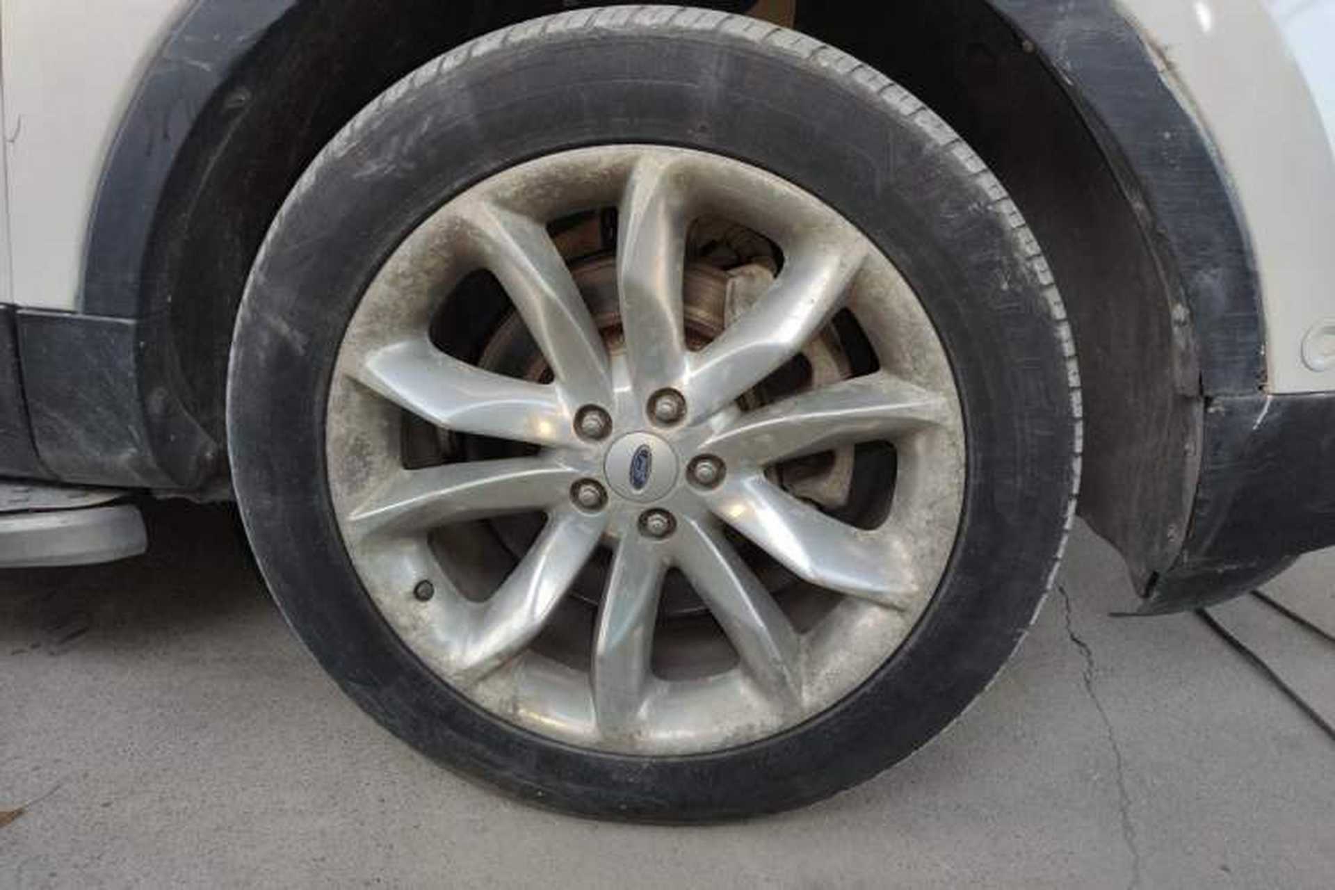 Used Ford Explorer 2013 3.5L Deluxe Model Right Front Wheel Hub