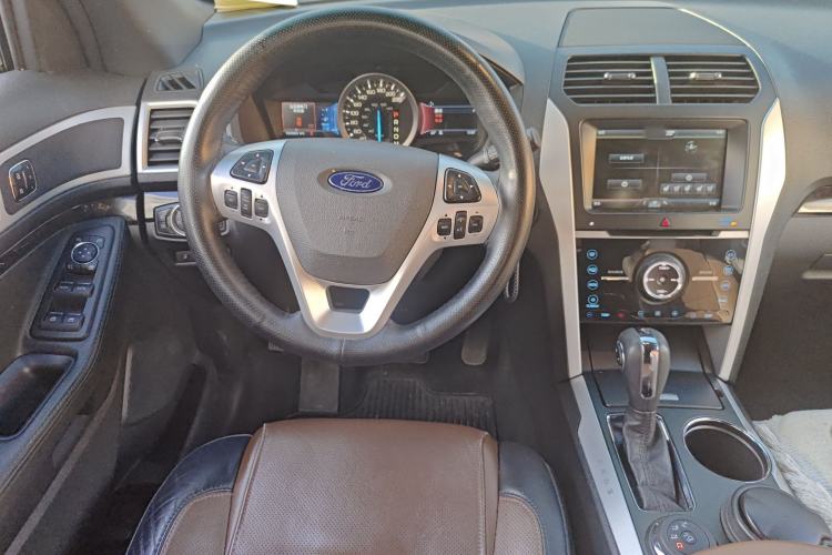 Used Ford Explorer 2013 3.5L Deluxe Model Steering Wheel