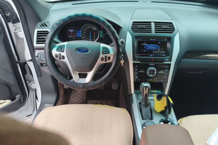 Used Ford Explorer 2013 3.5L Deluxe Model Steering Wheel