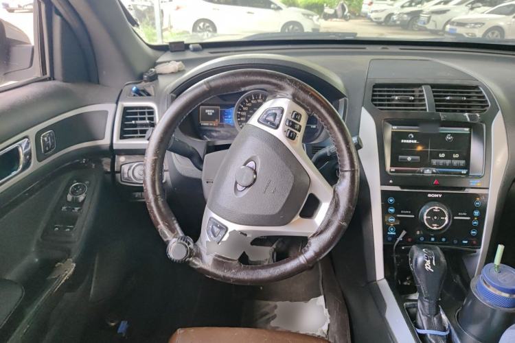 Used Ford Explorer 2013 3.5L Deluxe Model Steering Wheel