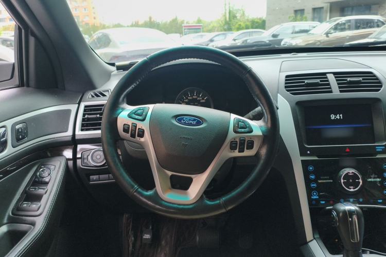 Used Ford Explorer 2013 3.5L Deluxe Model Steering Wheel