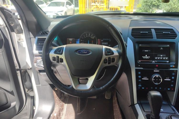 Used Ford Explorer 2013 3.5L Deluxe Model Steering Wheel