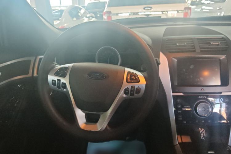 Used Ford Explorer 2013 3.5L Deluxe Model Steering Wheel