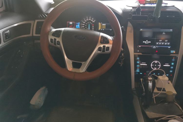 Used Ford Explorer 2013 3.5L Deluxe Model Steering Wheel