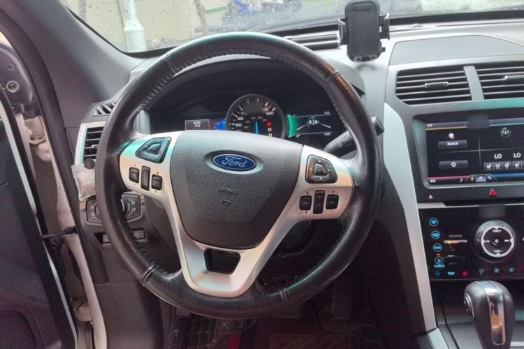 Used Ford Explorer 2013 3.5L Deluxe Model Steering Wheel