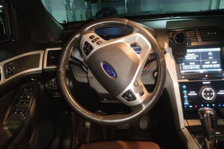 Used Ford Explorer 2013 3.5L Deluxe Model Steering Wheel