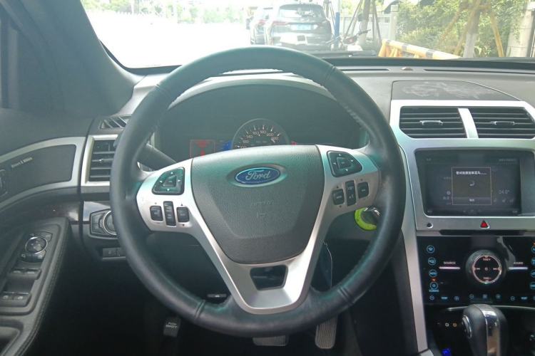 Used Ford Explorer 2013 3.5L Deluxe Model Steering Wheel