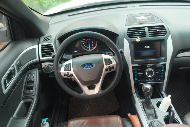 Used Ford Explorer 2013 3.5L Deluxe Model Steering Wheel