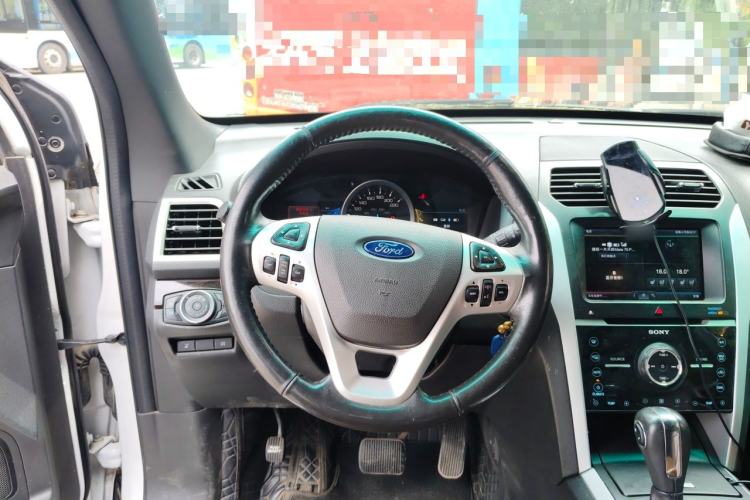 Used Ford Explorer 2013 3.5L Deluxe Model Steering Wheel