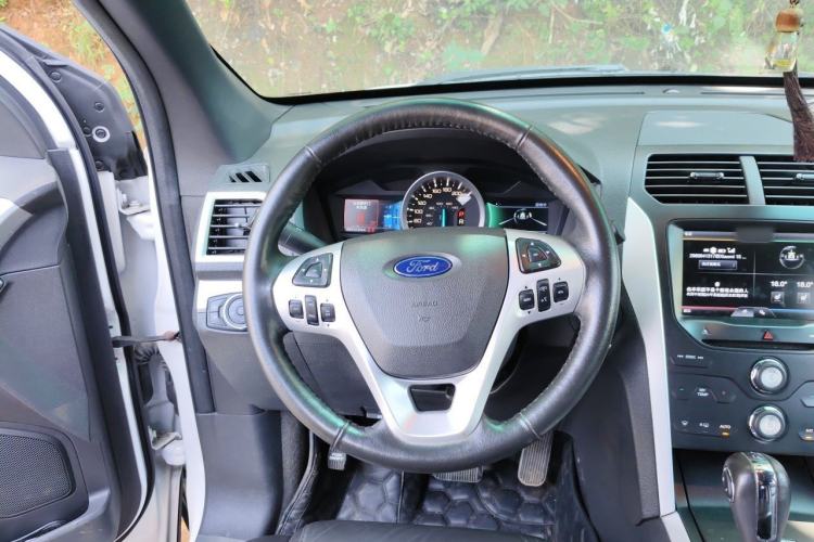 Used Ford Explorer 2013 3.5L Prestige Model Steering Wheel