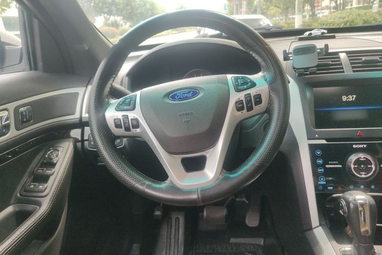 Used Ford Explorer 2013 3.5L Deluxe Model Steering Wheel